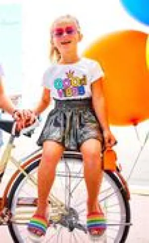Lola   The Boys Good Vibes Neon Tee