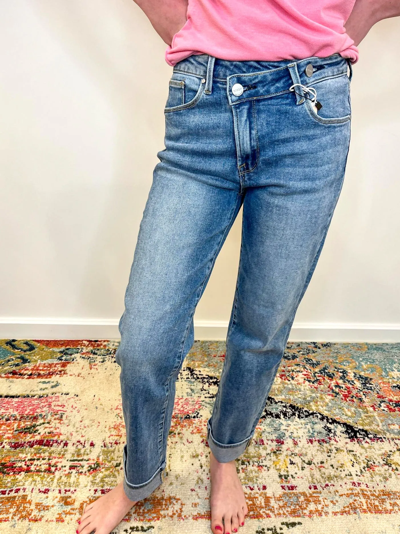Risen Jeans Mila Crossover Straight Boyfriend Jean